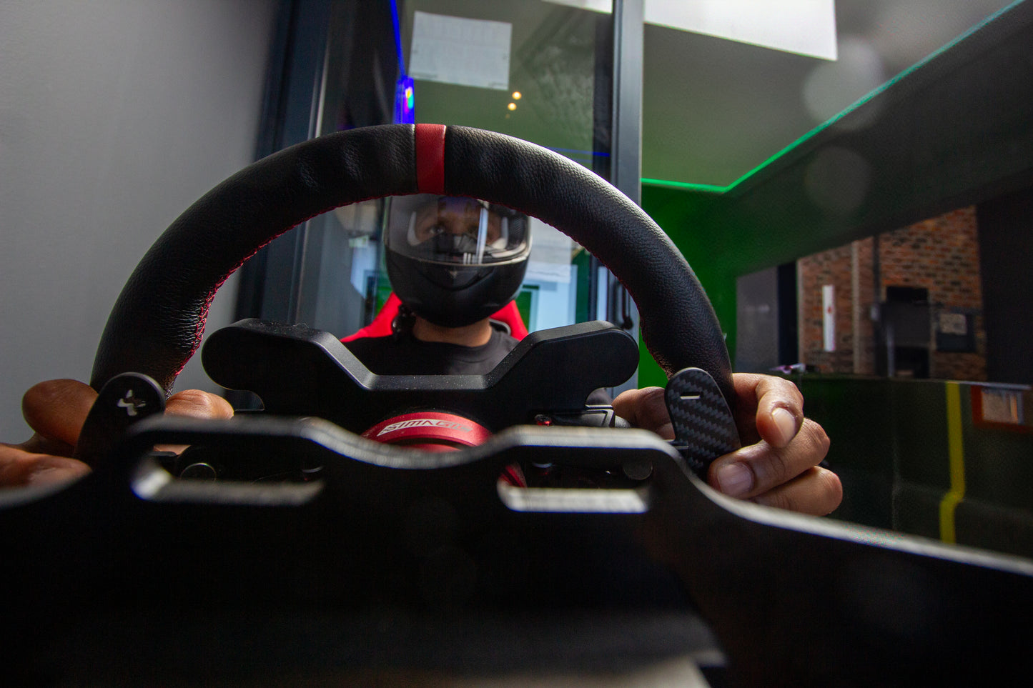 Full-motion racing simulator 60 mins